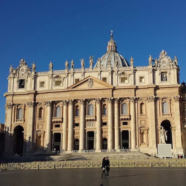 Basílica y Plaza de San Pedro del Vaticano