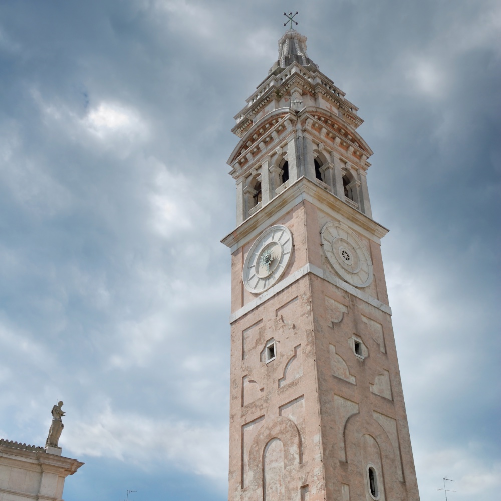 Campo e Iglesia Santa María Formosa